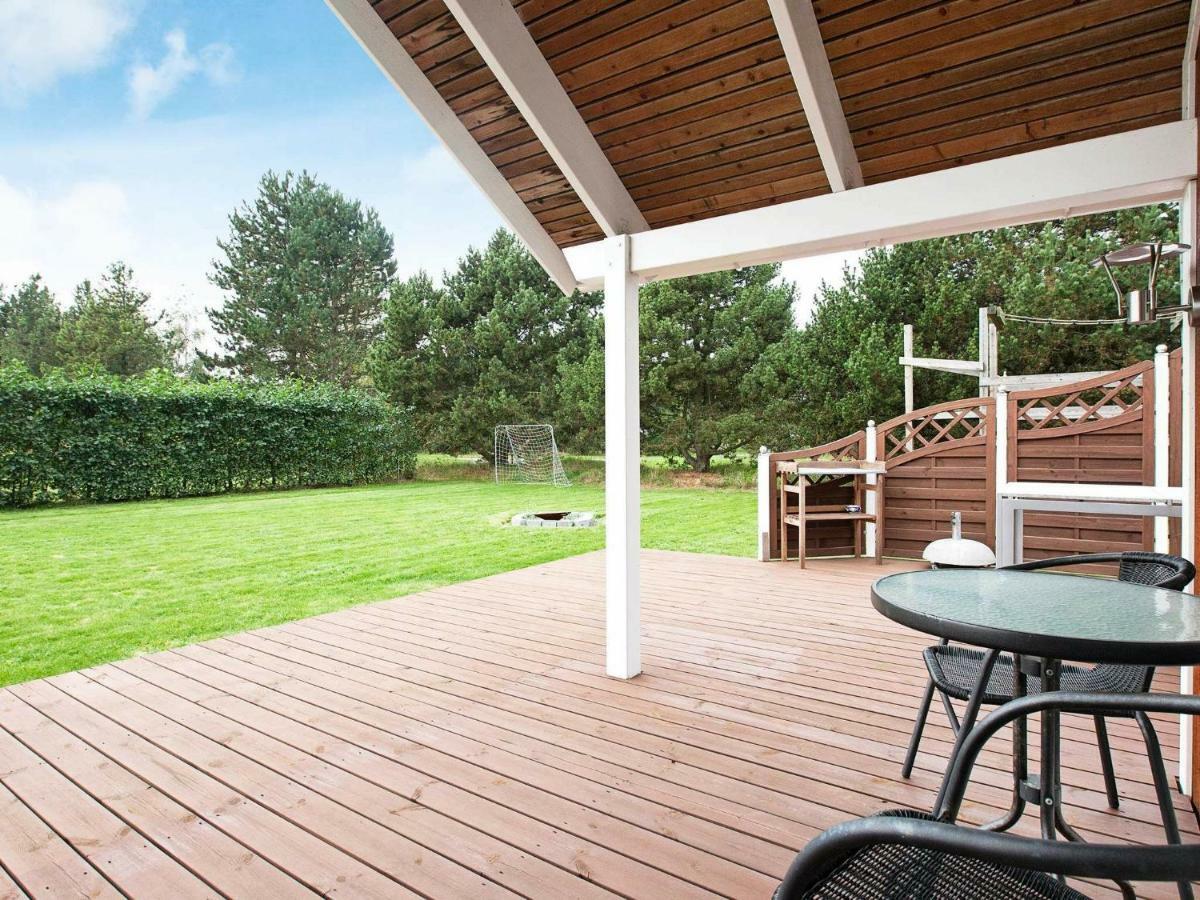 Three-Bedroom Holiday Home In Rodby 38 Kramnitse Exterior photo